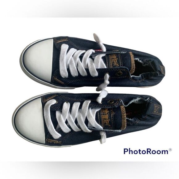 NWT Levi's Comfort Tech Shoes 8.5 women’s - Denim - Picture 1 of 5